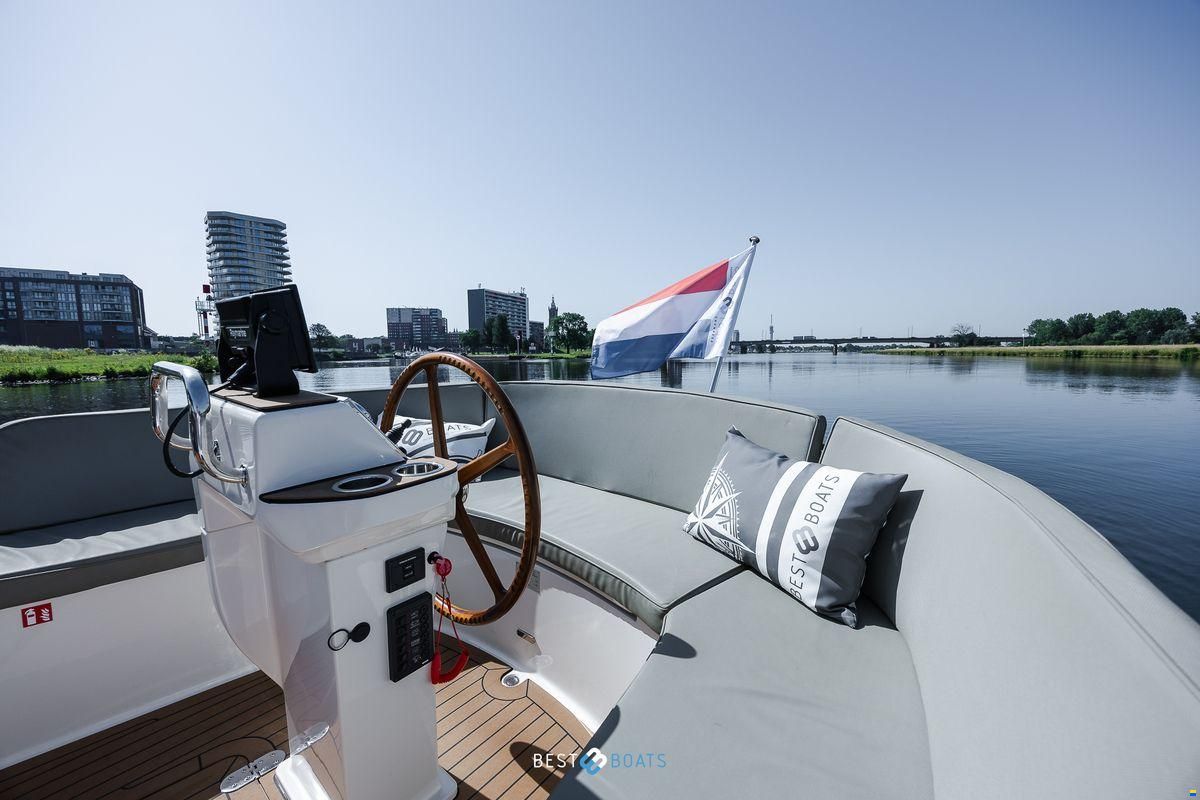 Interboat DE Intercruiser 27 Cabin