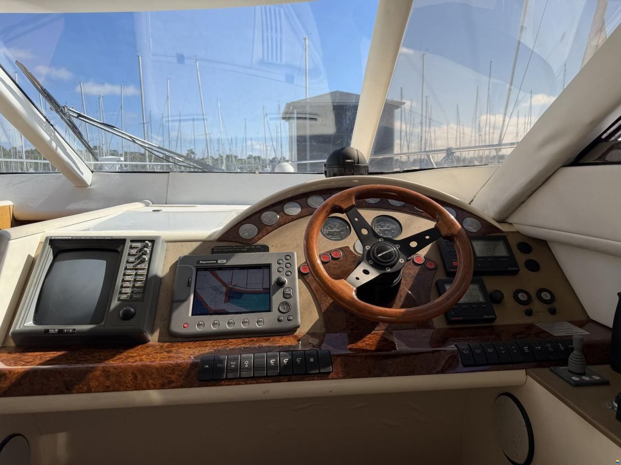Fairline Squadron 43