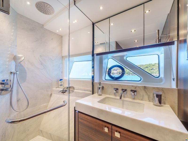 Sunseeker 76 Yacht