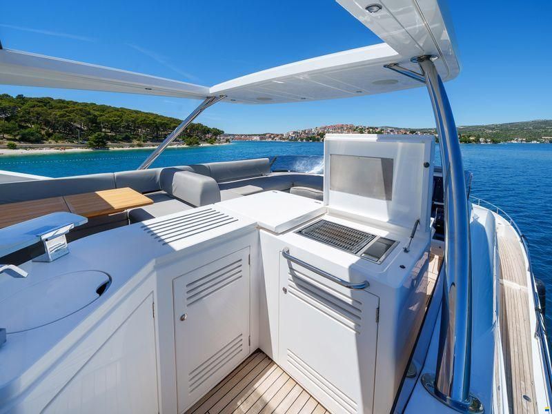 Sunseeker 76 Yacht