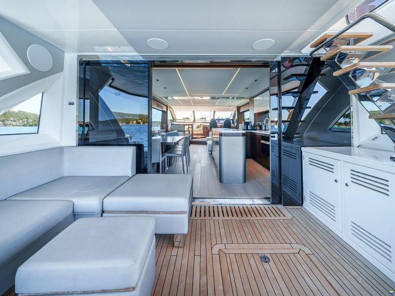 Sunseeker 76 Yacht