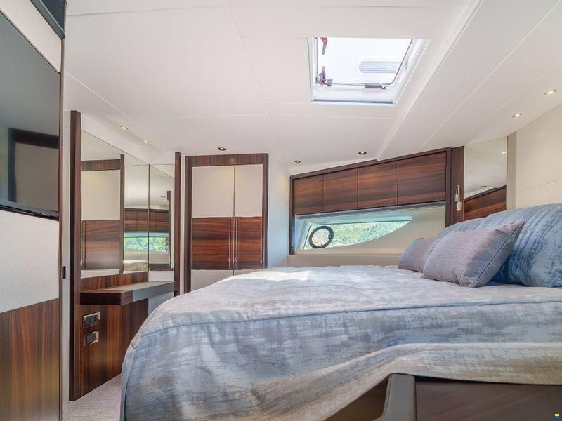 Sunseeker 76 Yacht