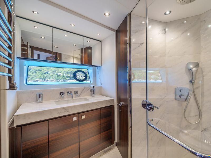 Sunseeker 76 Yacht