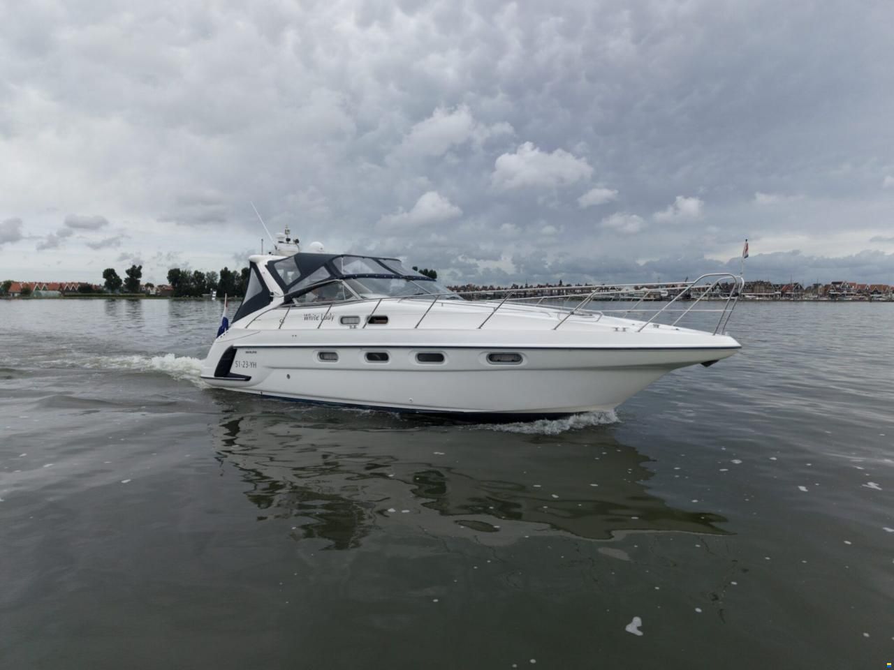 Sealine S37