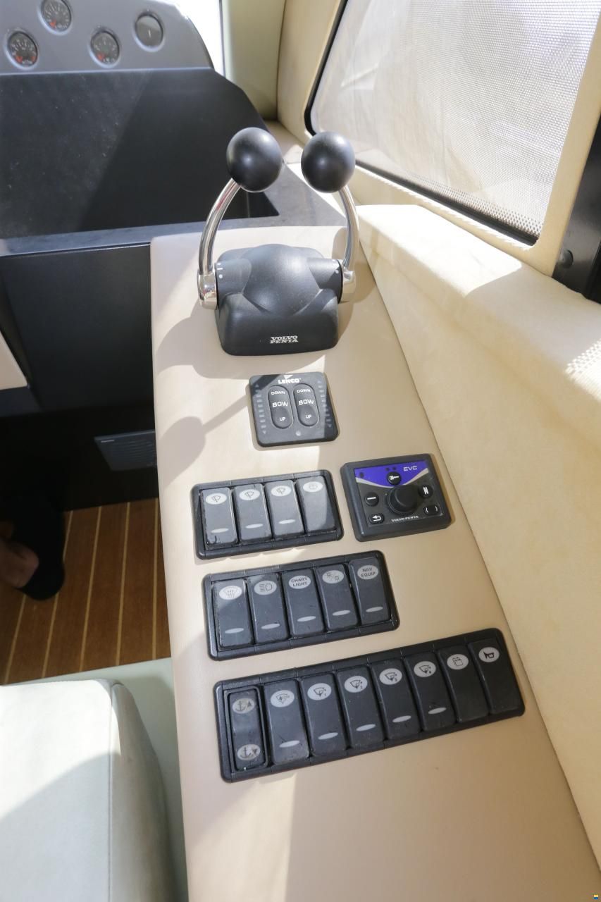 Sealine T50