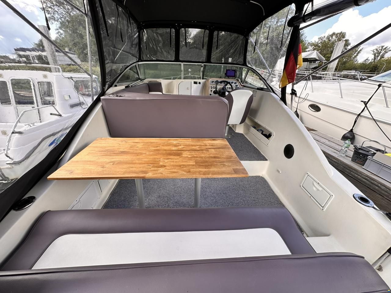 Rinker Fiesta Vee 266