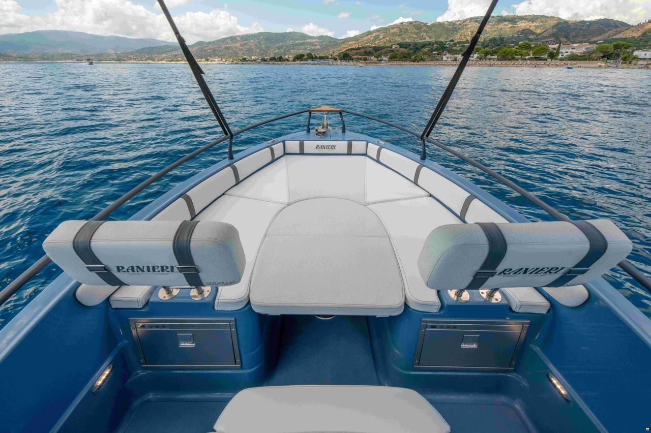 Ranieri Boat Azzura 40th Limited Edition