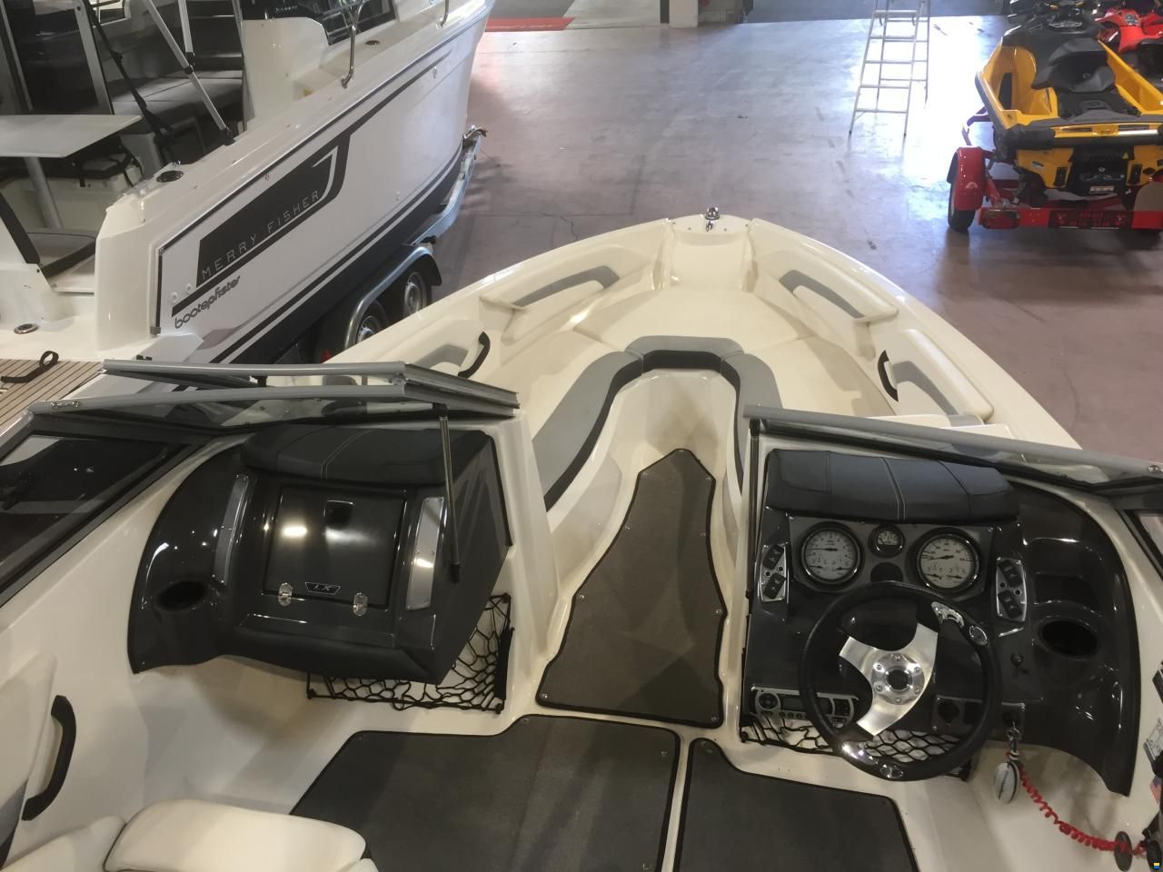 Larson LX 225