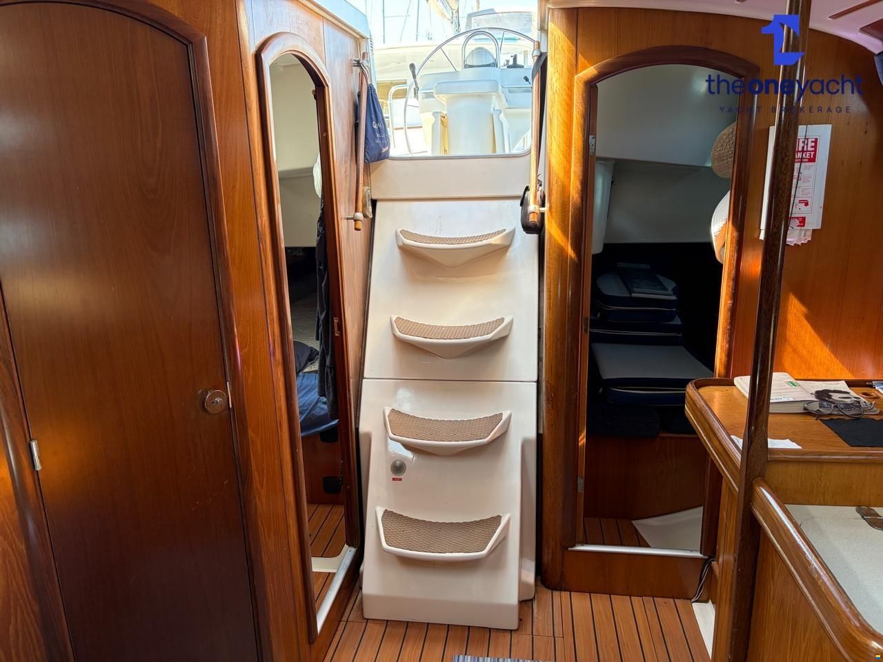 Beneteau Oceanis 351