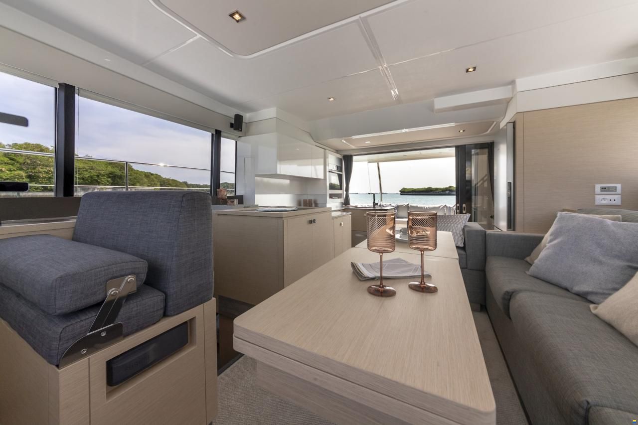 Fountaine Pajot MY5