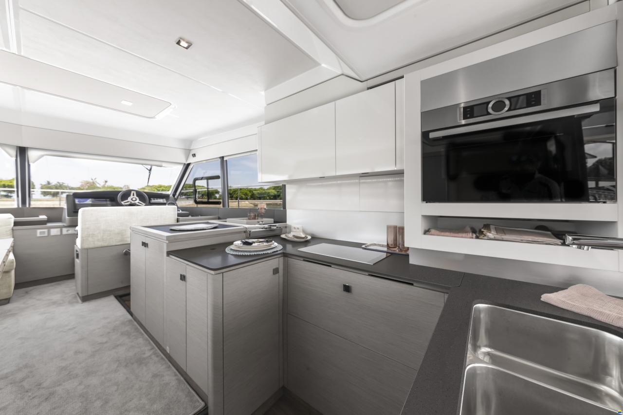 Fountaine Pajot MY5