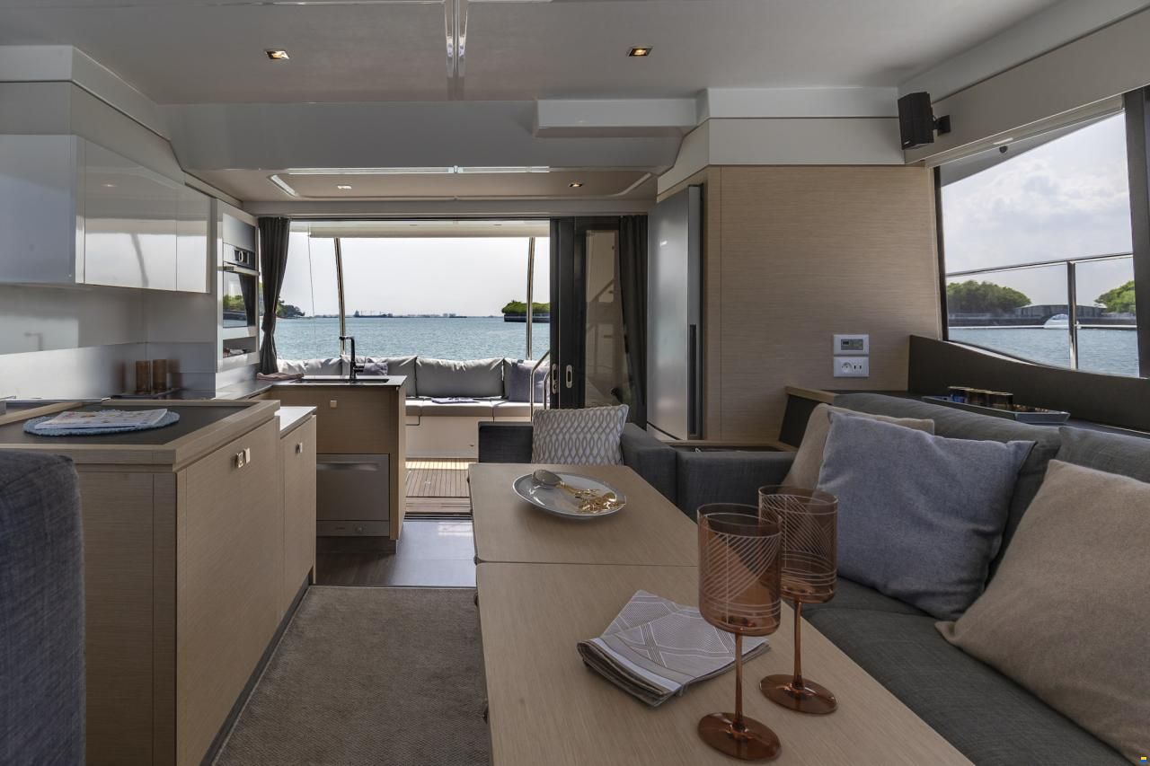 Fountaine Pajot MY5