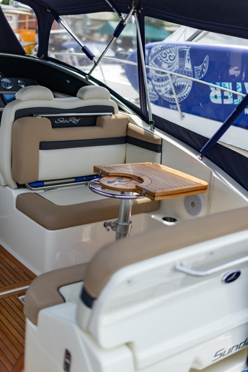 Sea Ray Sundancer 265 DAE