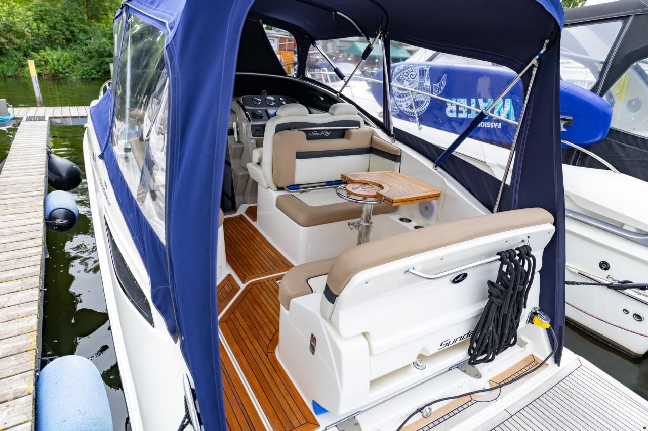 Sea Ray Sundancer 265 DAE