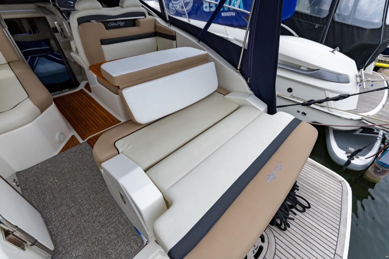 Sea Ray Sundancer 265 DAE