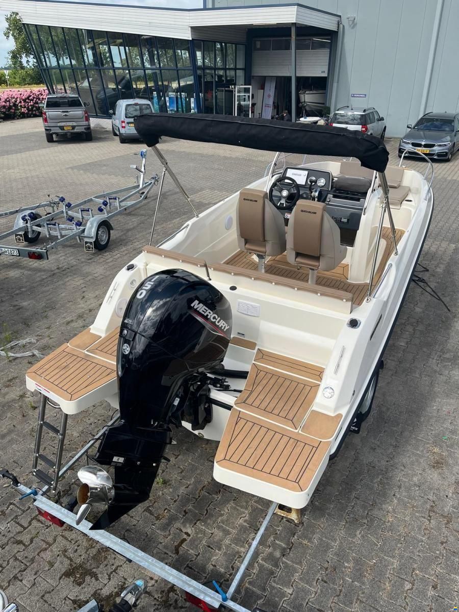 Quicksilver 605 open