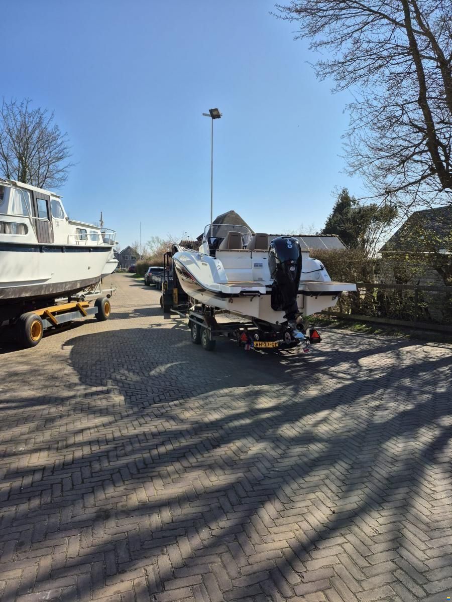 Quicksilver 605 open