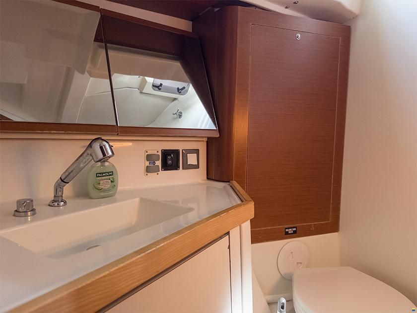 Beneteau Oceanis 46.1