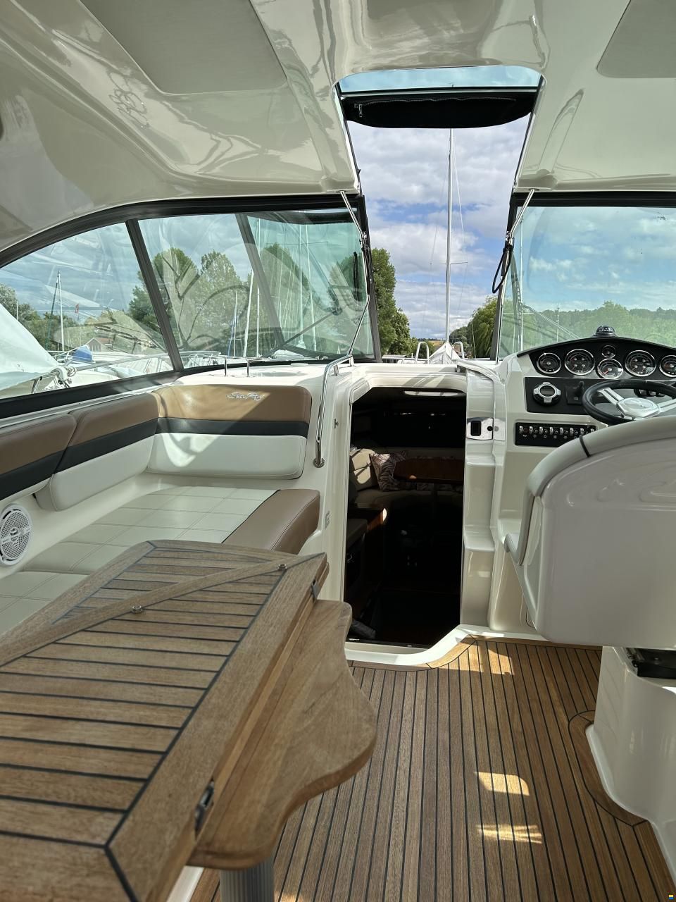 Sea Ray 305 Sundancer Hardtop Chuiser