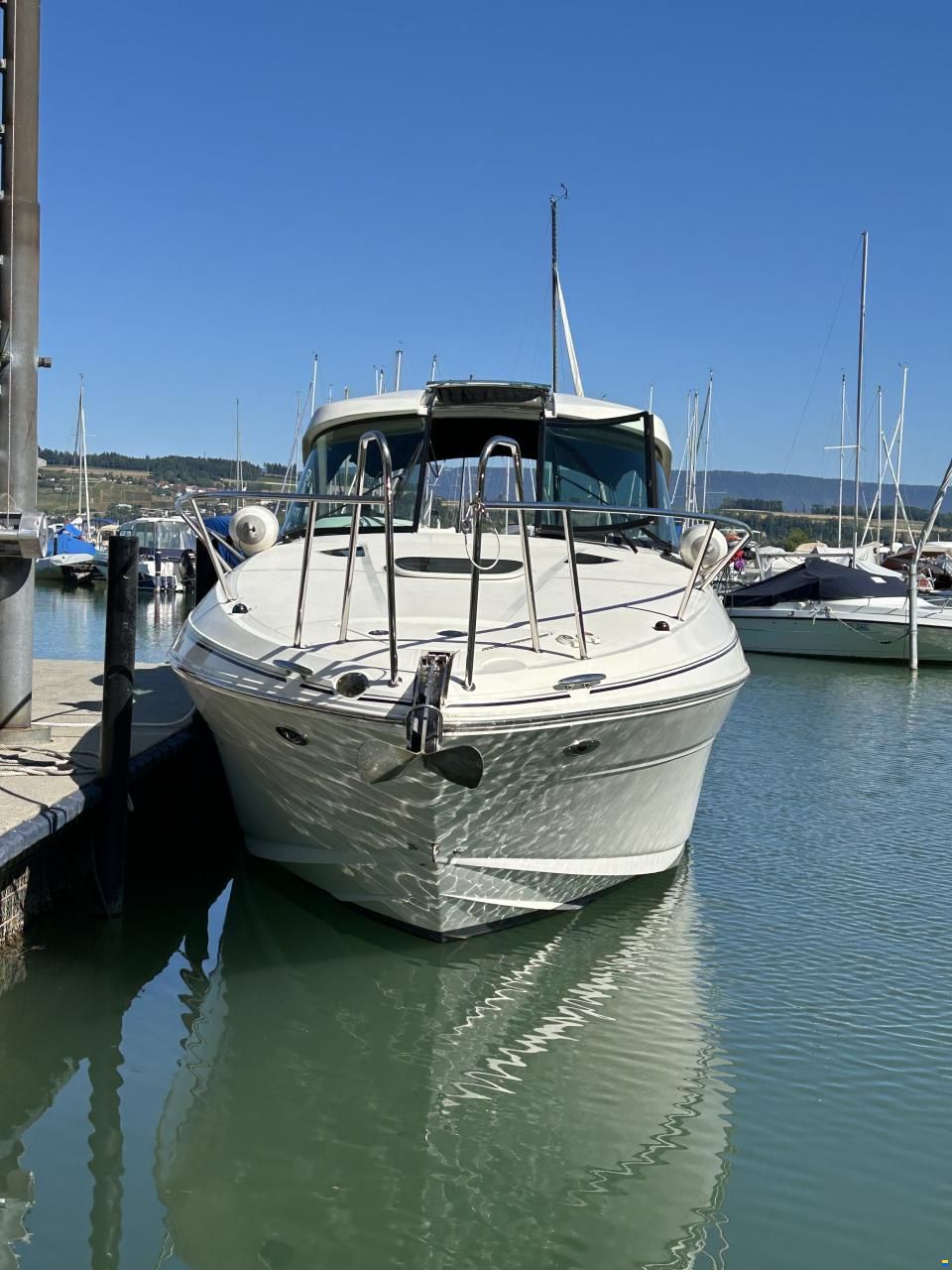 Sea Ray 305 Sundancer Hardtop Cruiser