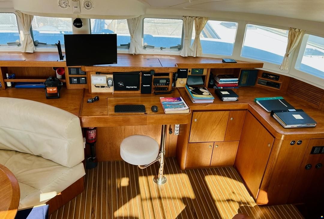 Lagoon 570