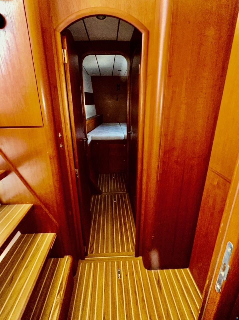 Lagoon 570