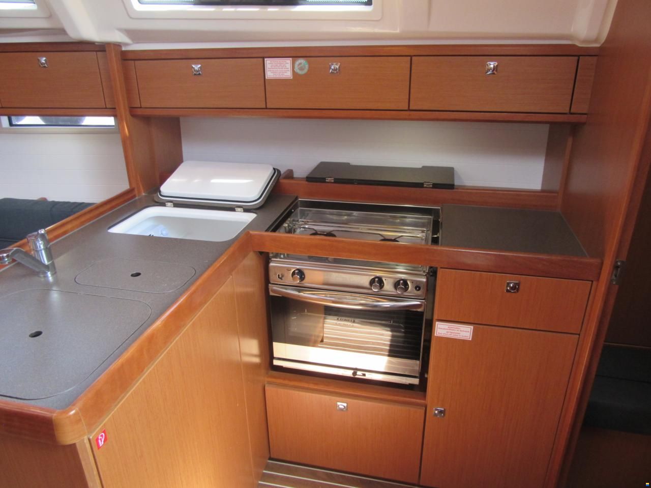 Bavaria Cruiser 37
