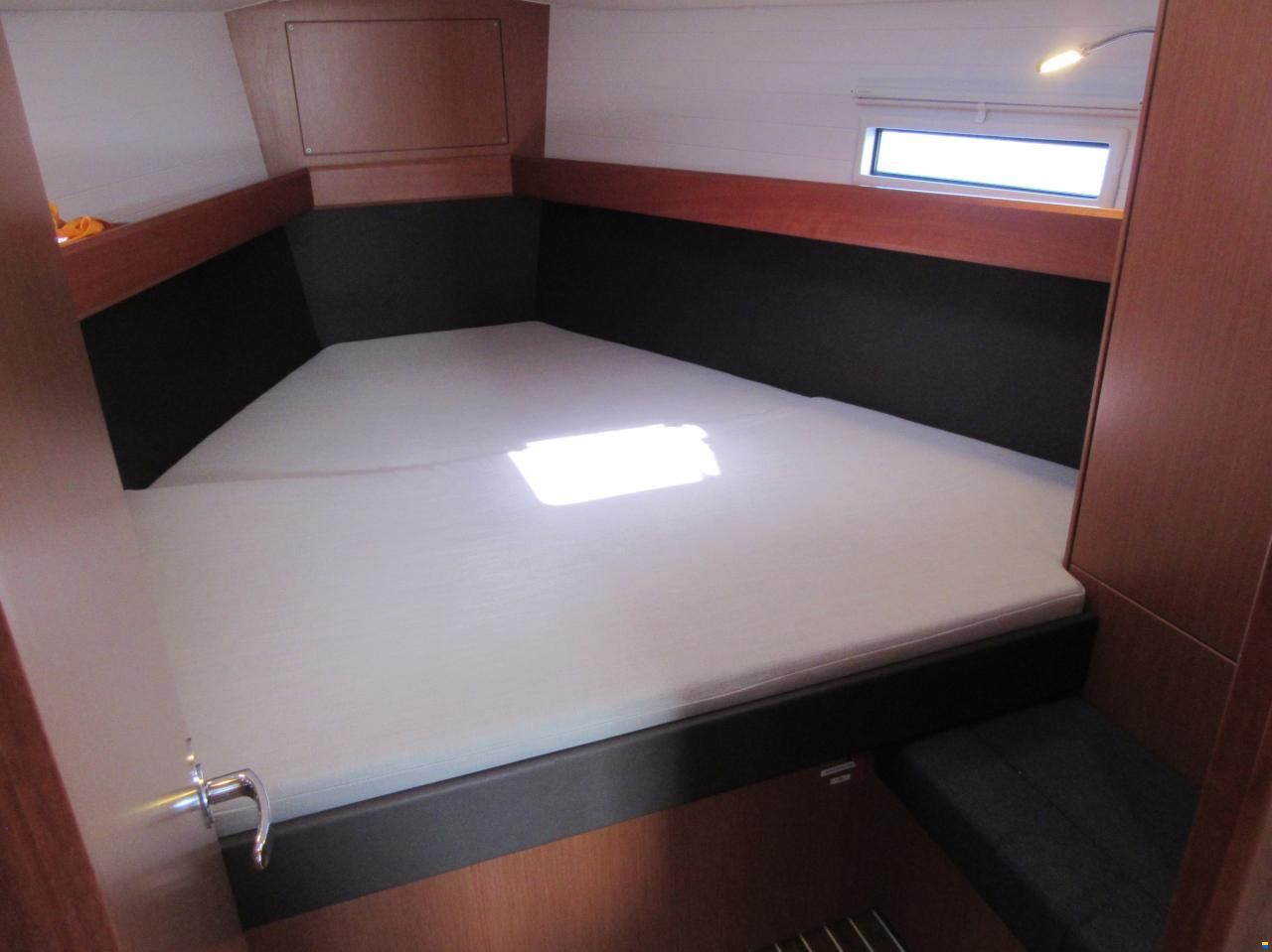 Bavaria Cruiser 37