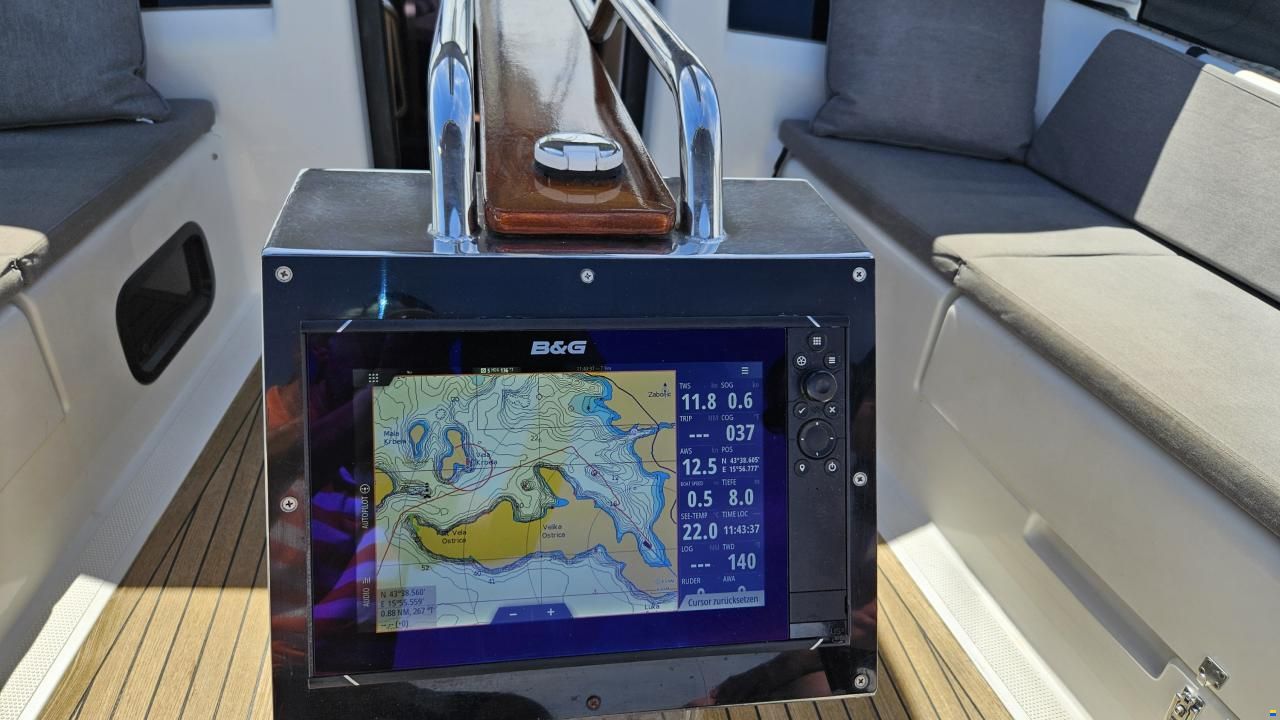 Hanse 415