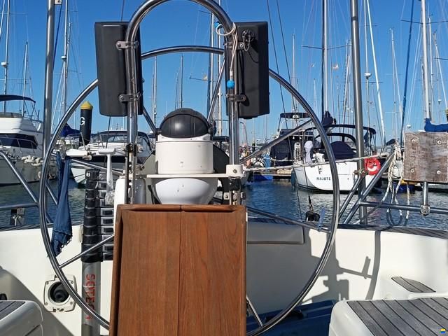 Bavaria 37