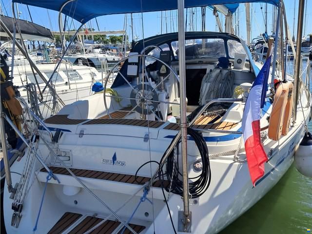 Bavaria 37