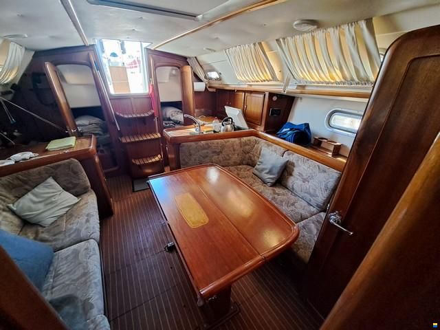 Bavaria 37