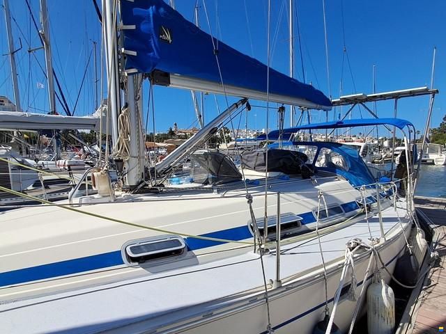 Bavaria 37