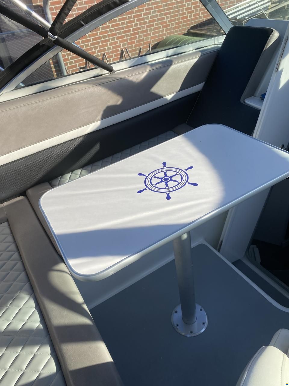 Rinker Fiesta Vee 265