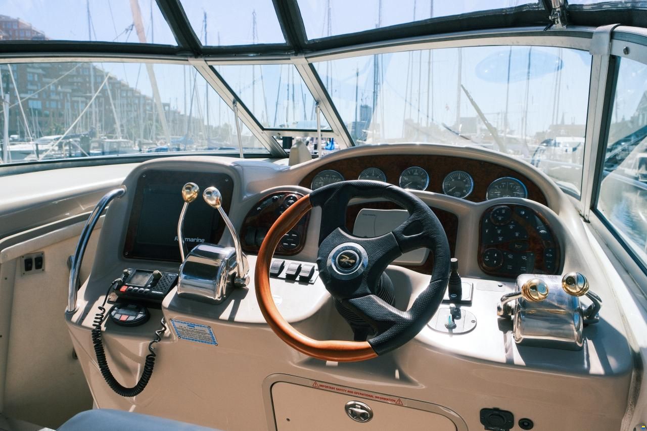 Sea Ray SunDancer 320