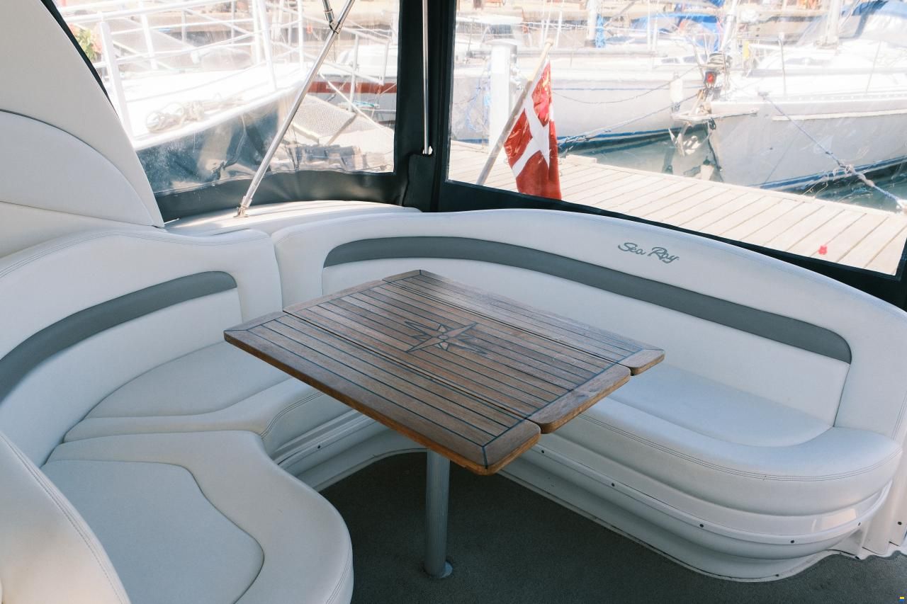 Sea Ray SunDancer 320