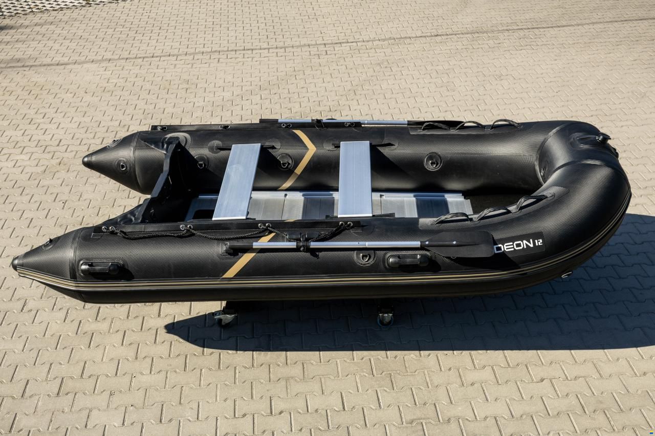Ponton typu RIB