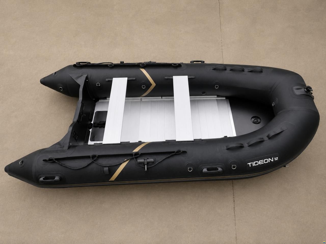Ponton typu RIB