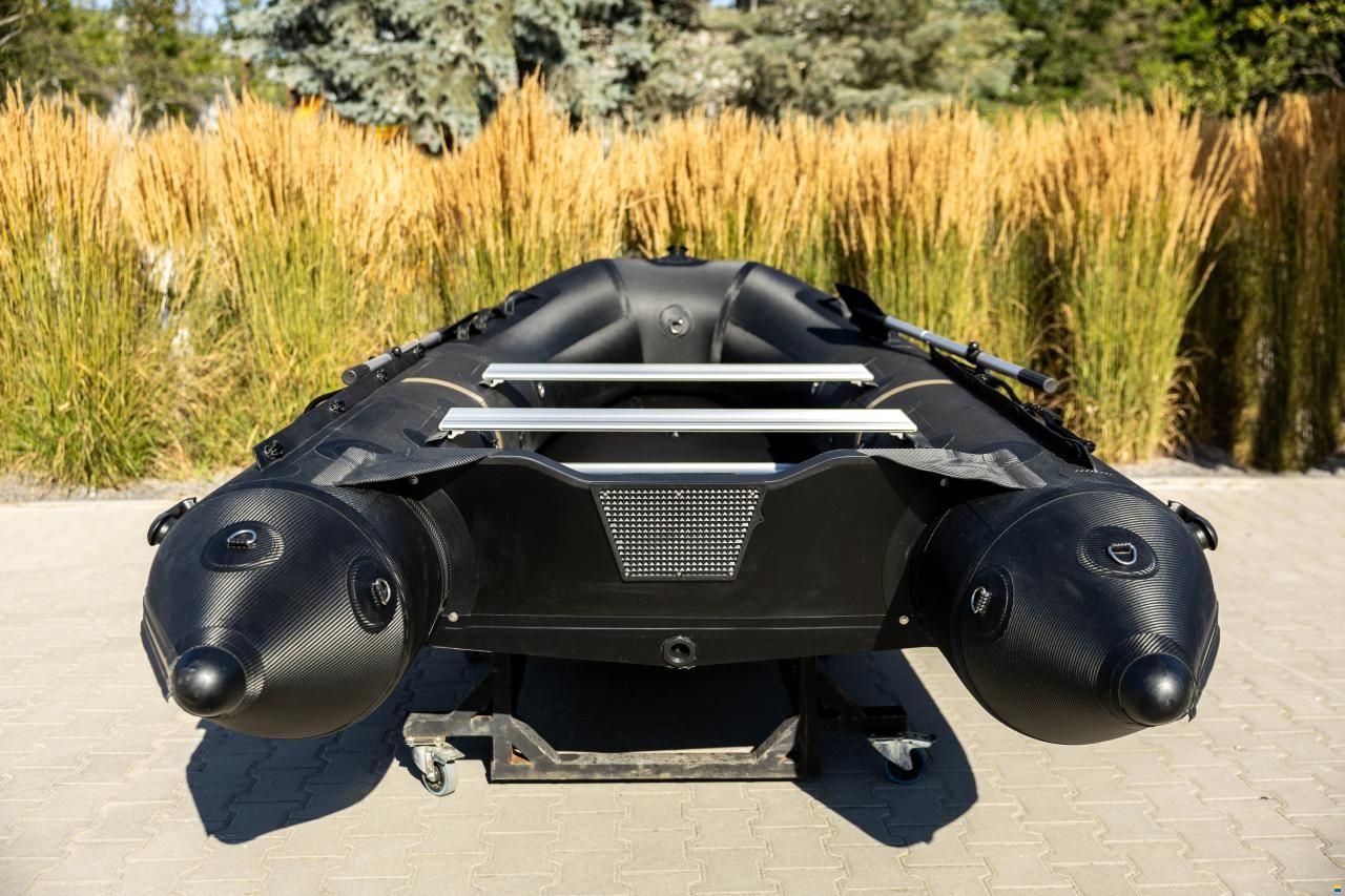 Ponton typu RIB