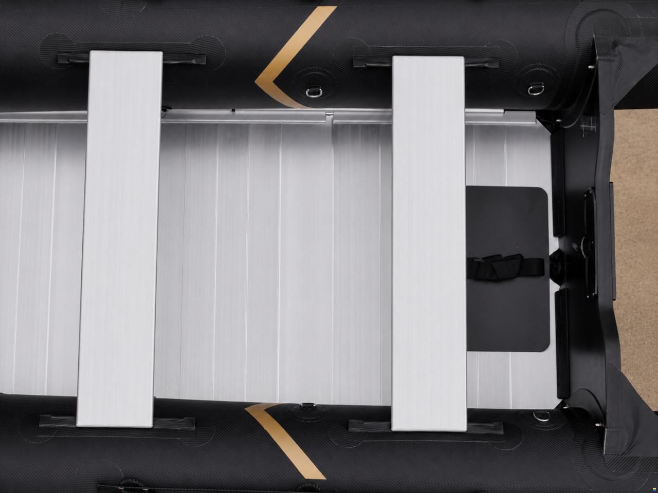 Ponton typu RIB