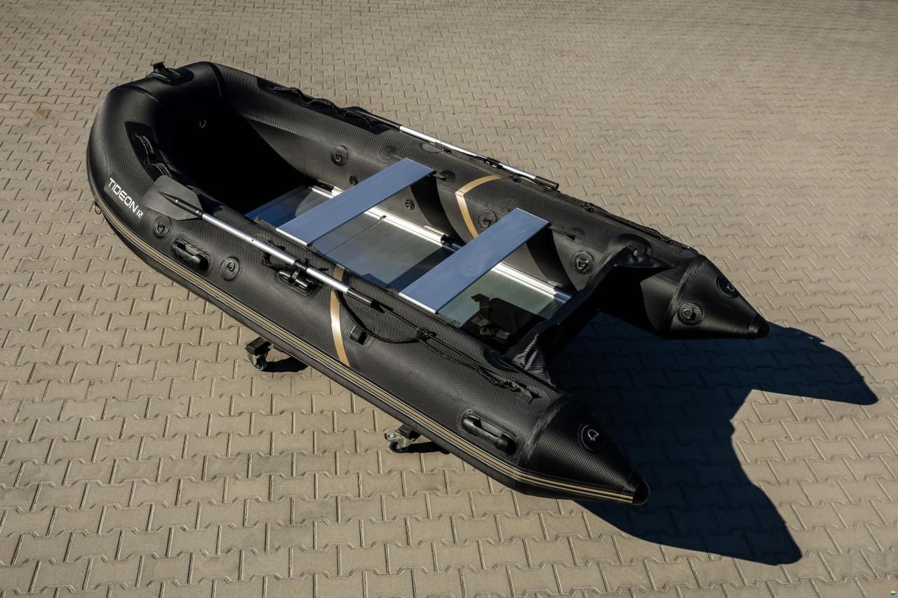 Ponton typu RIB