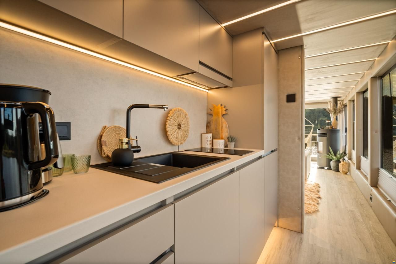 Desidus LAKE SUITE Hausboot | Hausyacht | Solar