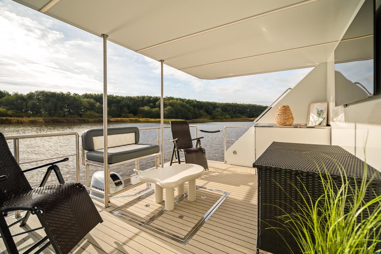 Desidus LAKE SUITE Hausboot | Hausyacht | Solar