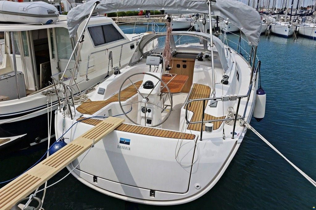 Bavaria Cruiser 33