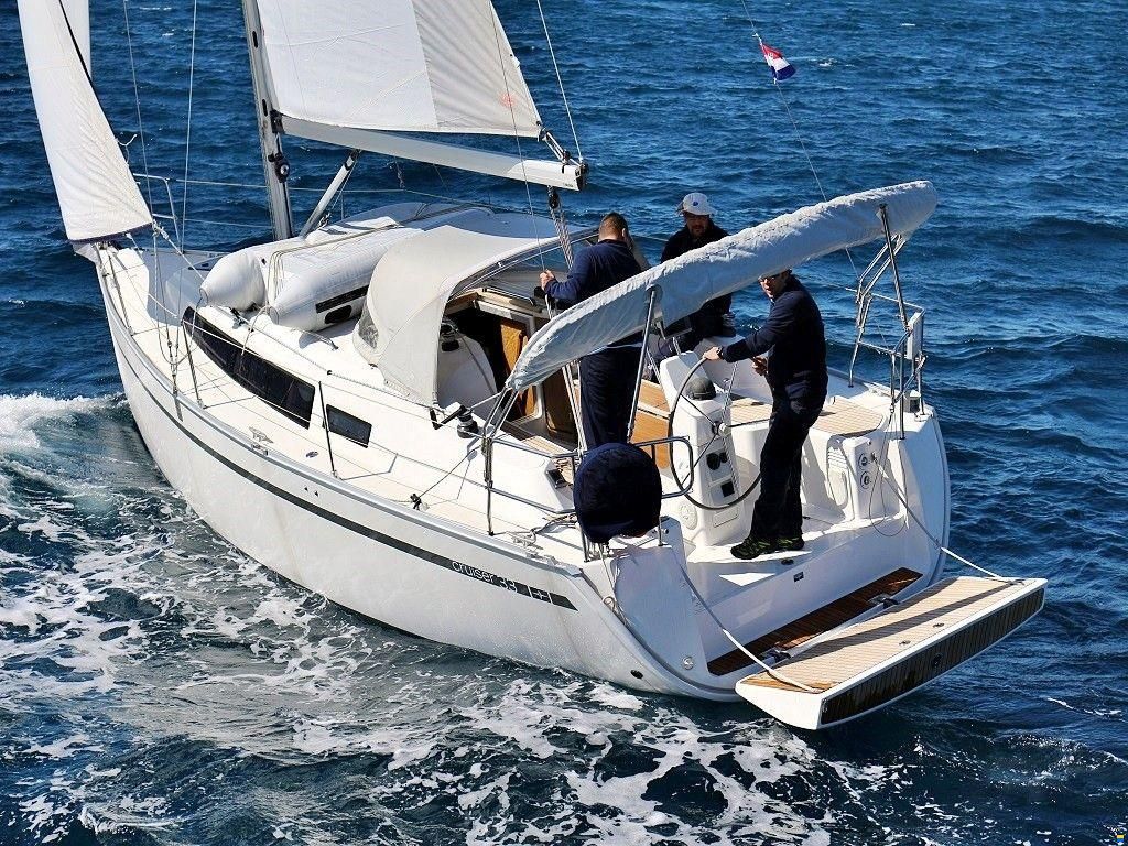 Bavaria Cruiser 33