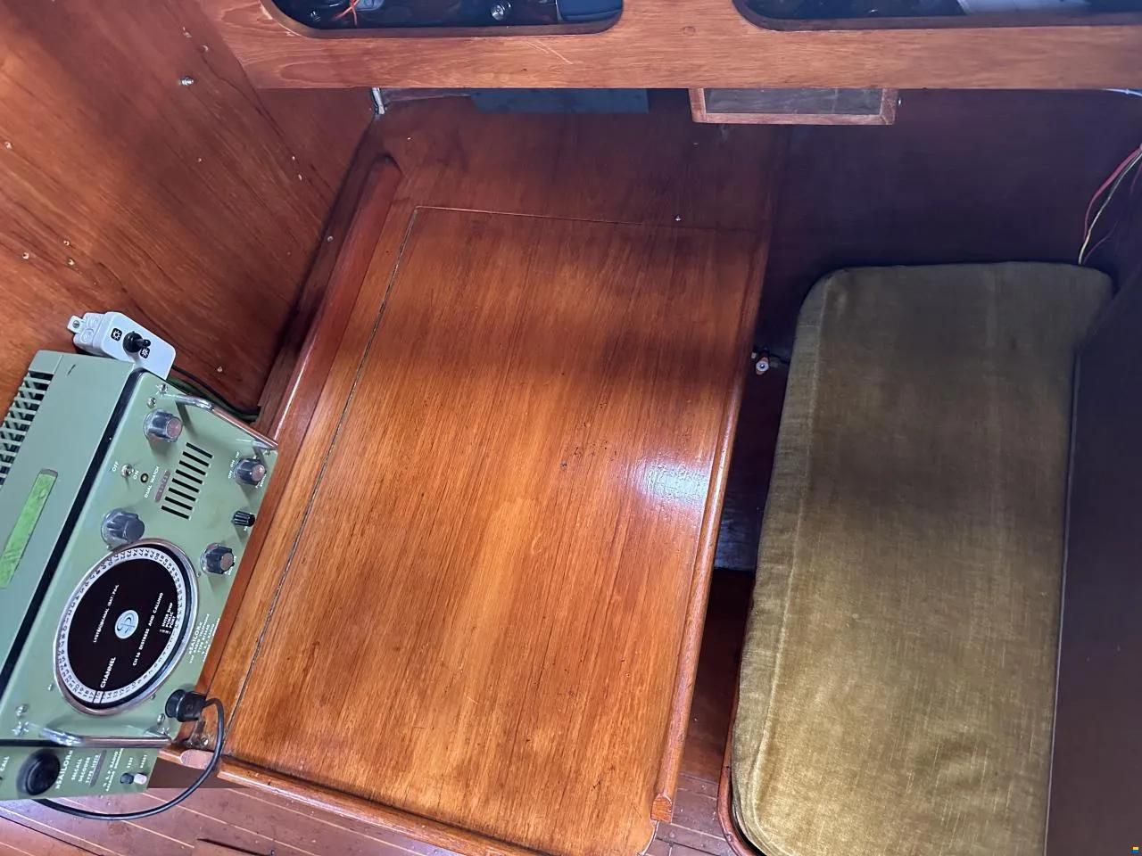 Trintella IV / Victory 40