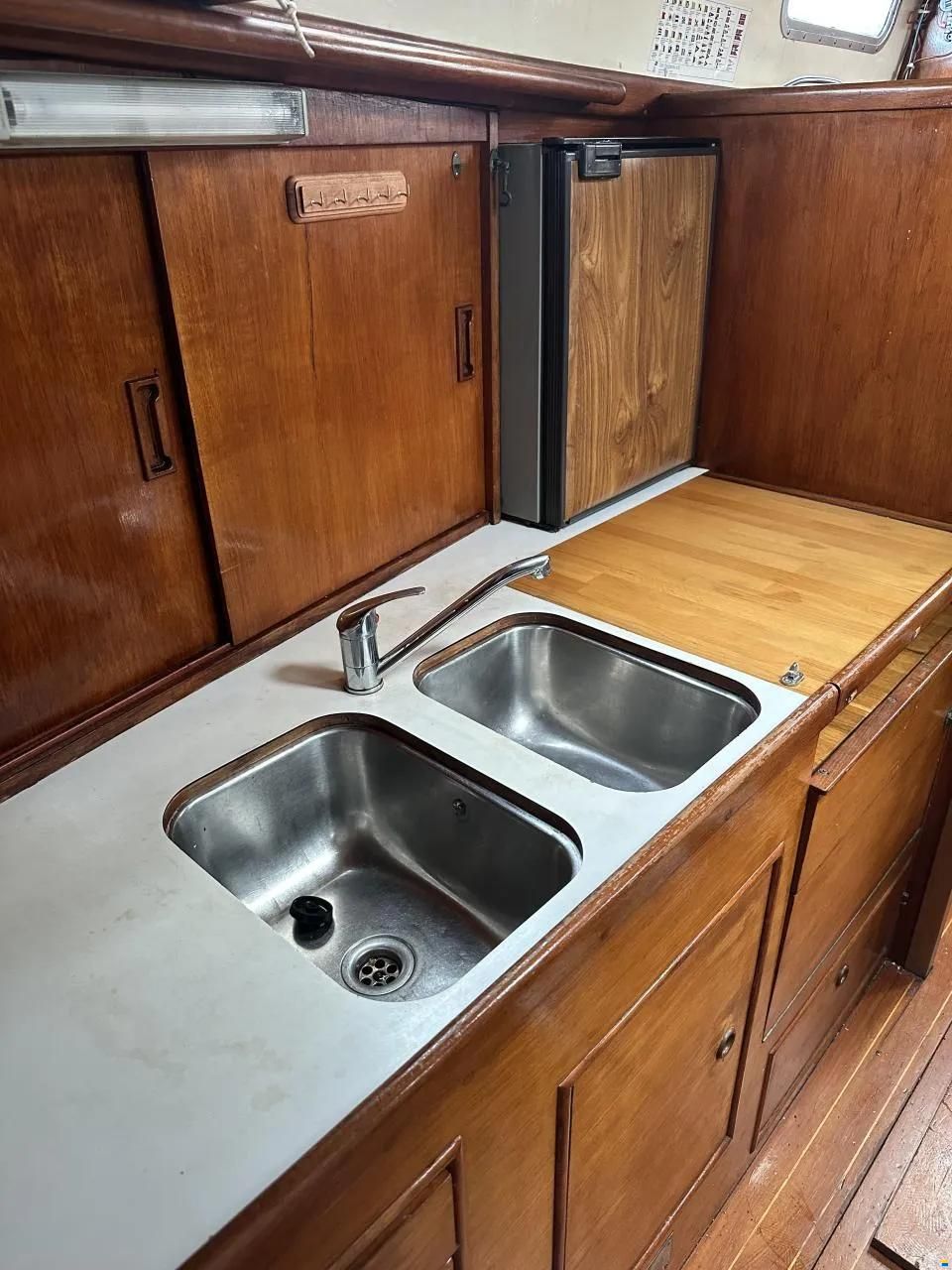 Trintella IV / Victory 40