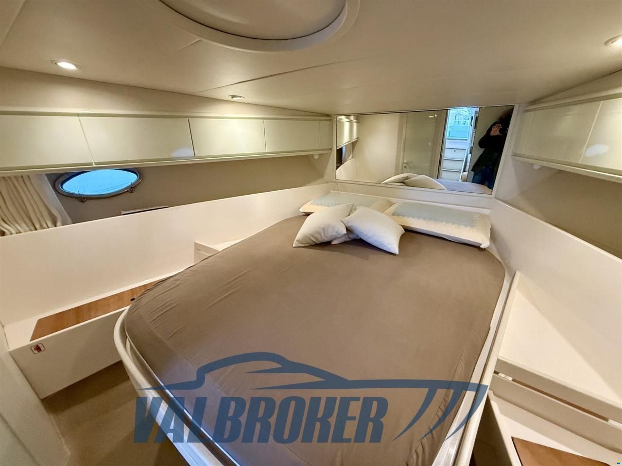 Pershing 40