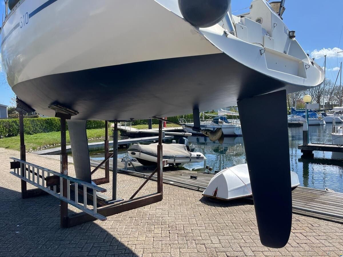 Beneteau First 310