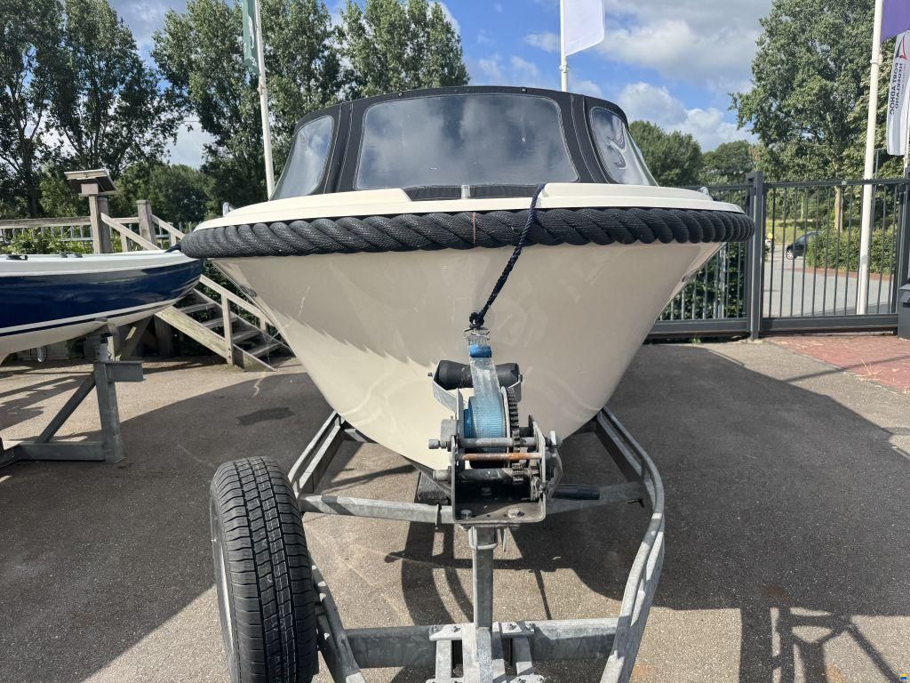 Primeur 700 Tender